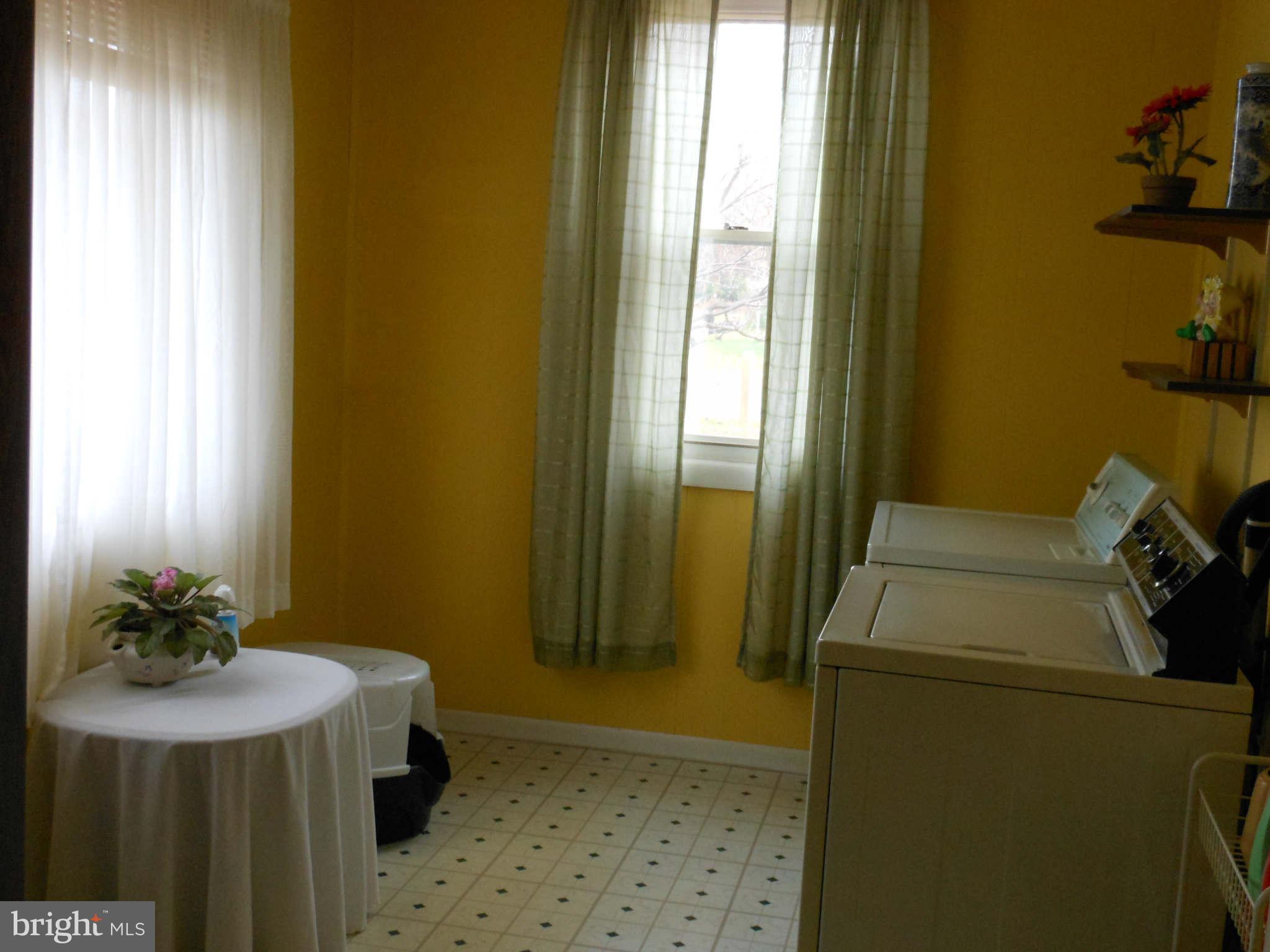 905 Oakleigh Beach Road Baltimore, MD 21222 - Photo 23 of 30 Interior (General)