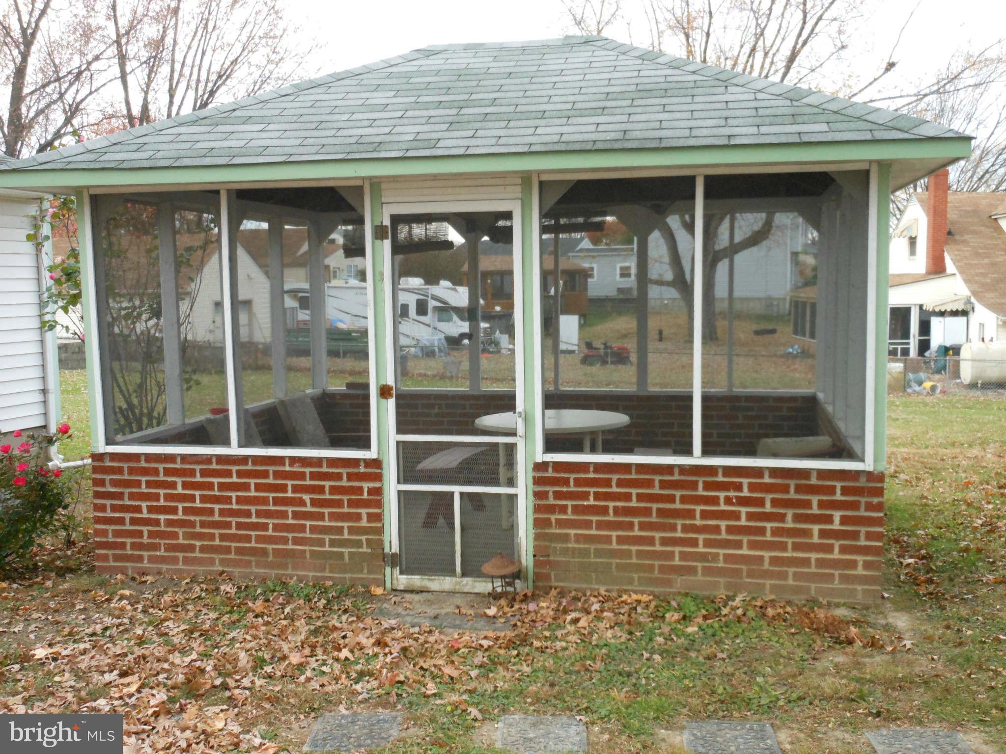 905 Oakleigh Beach Road Baltimore, MD 21222 - Photo 27 of 30 Exterior (Rear)