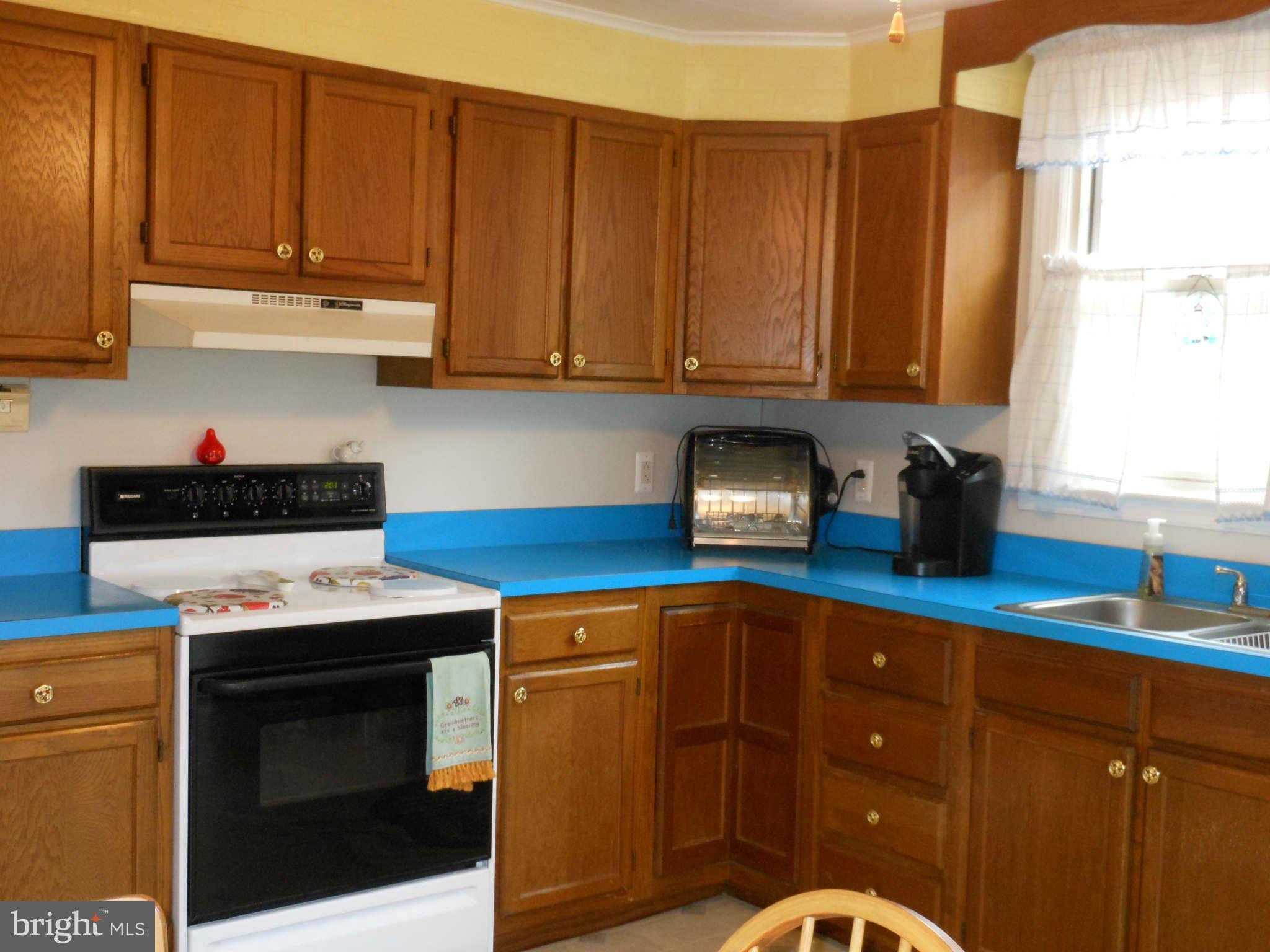905 Oakleigh Beach Road Baltimore, MD 21222 - Photo 8 of 30 Kitchen