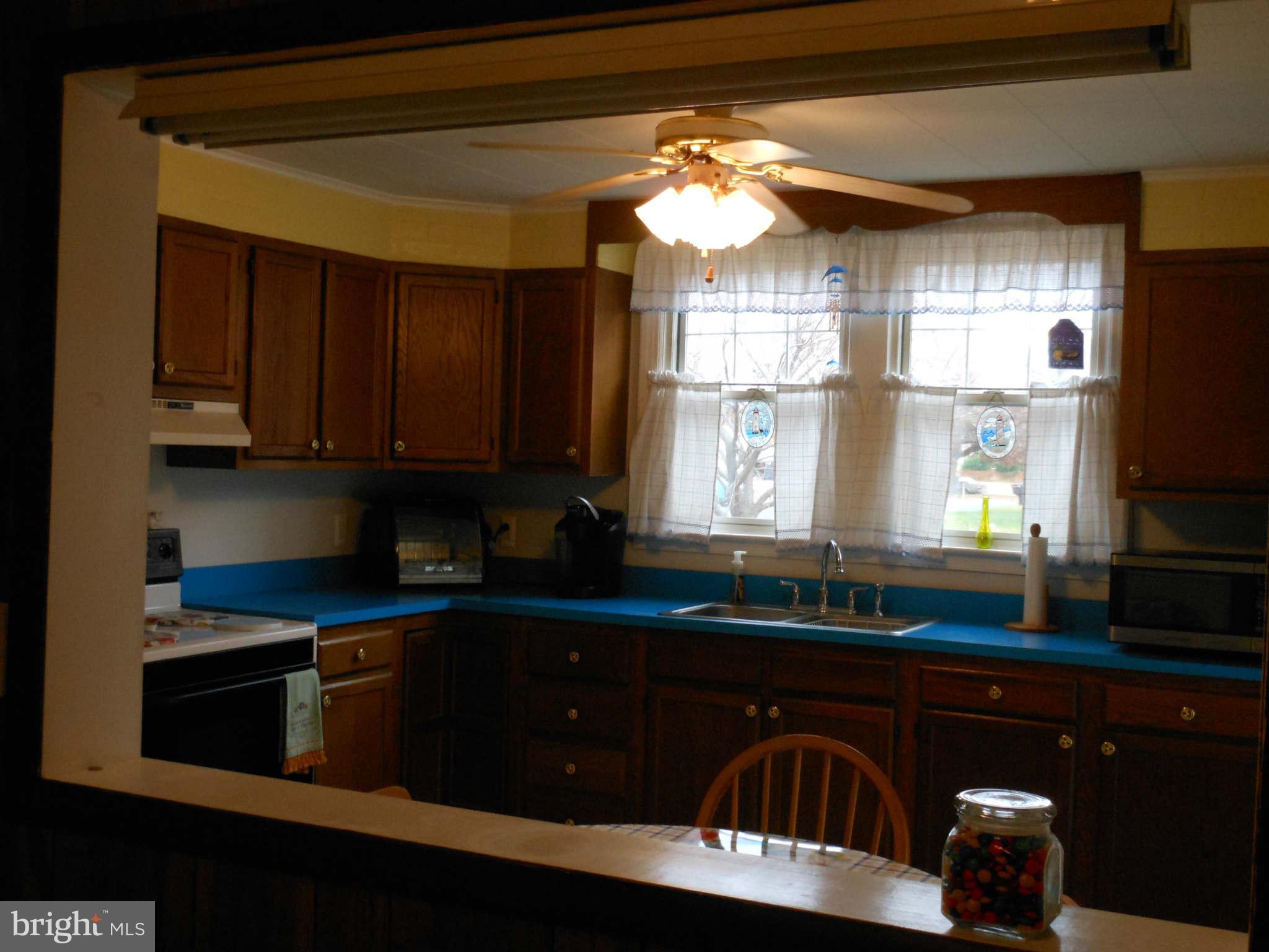 905 Oakleigh Beach Road Baltimore, MD 21222 - Photo 10 of 30 Kitchen