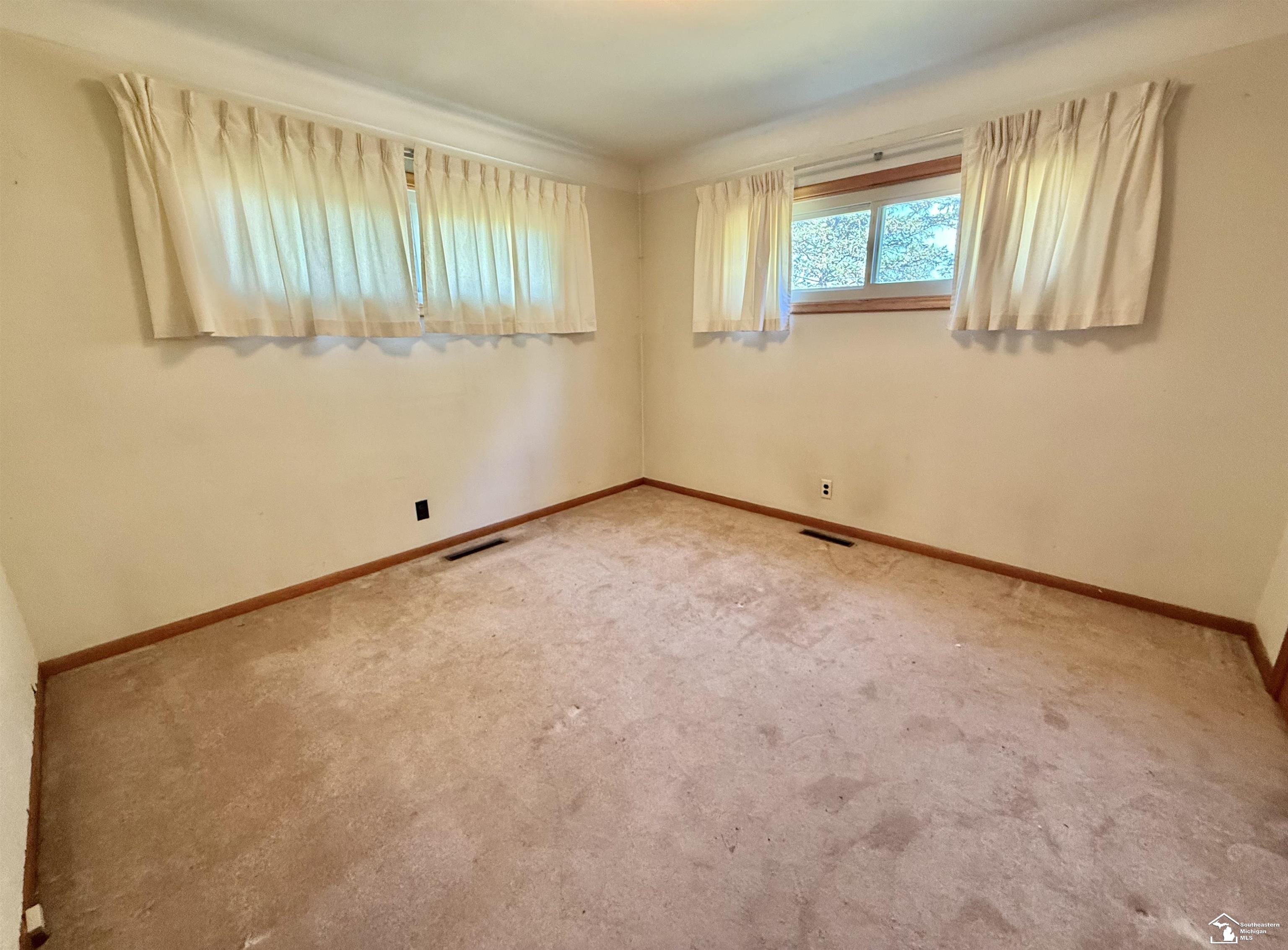 6859 Ann Arbor Road Dundee, MI 48131 - Photo 13 of 23