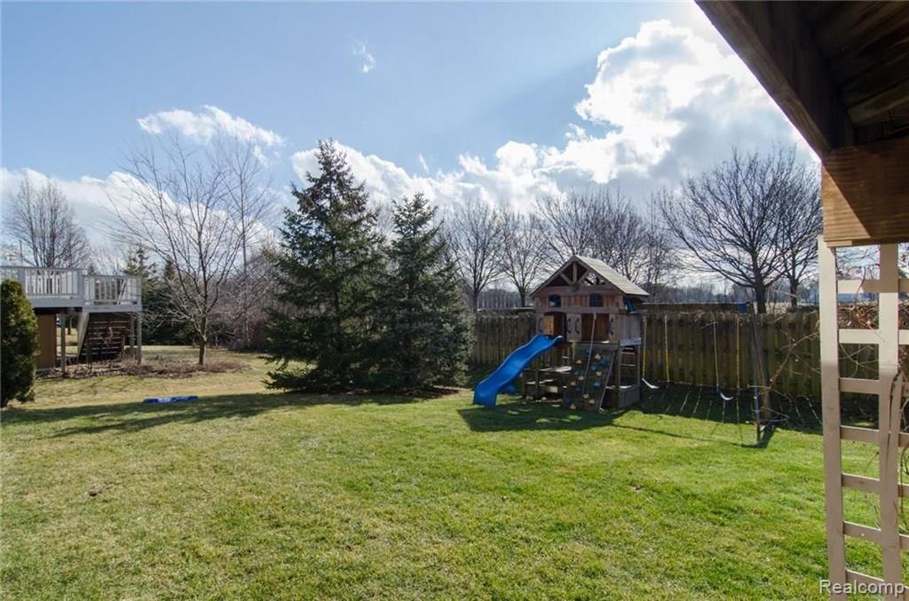 620 Bliss Drive Rochester Hills, MI 48307 - Photo 37 of 38