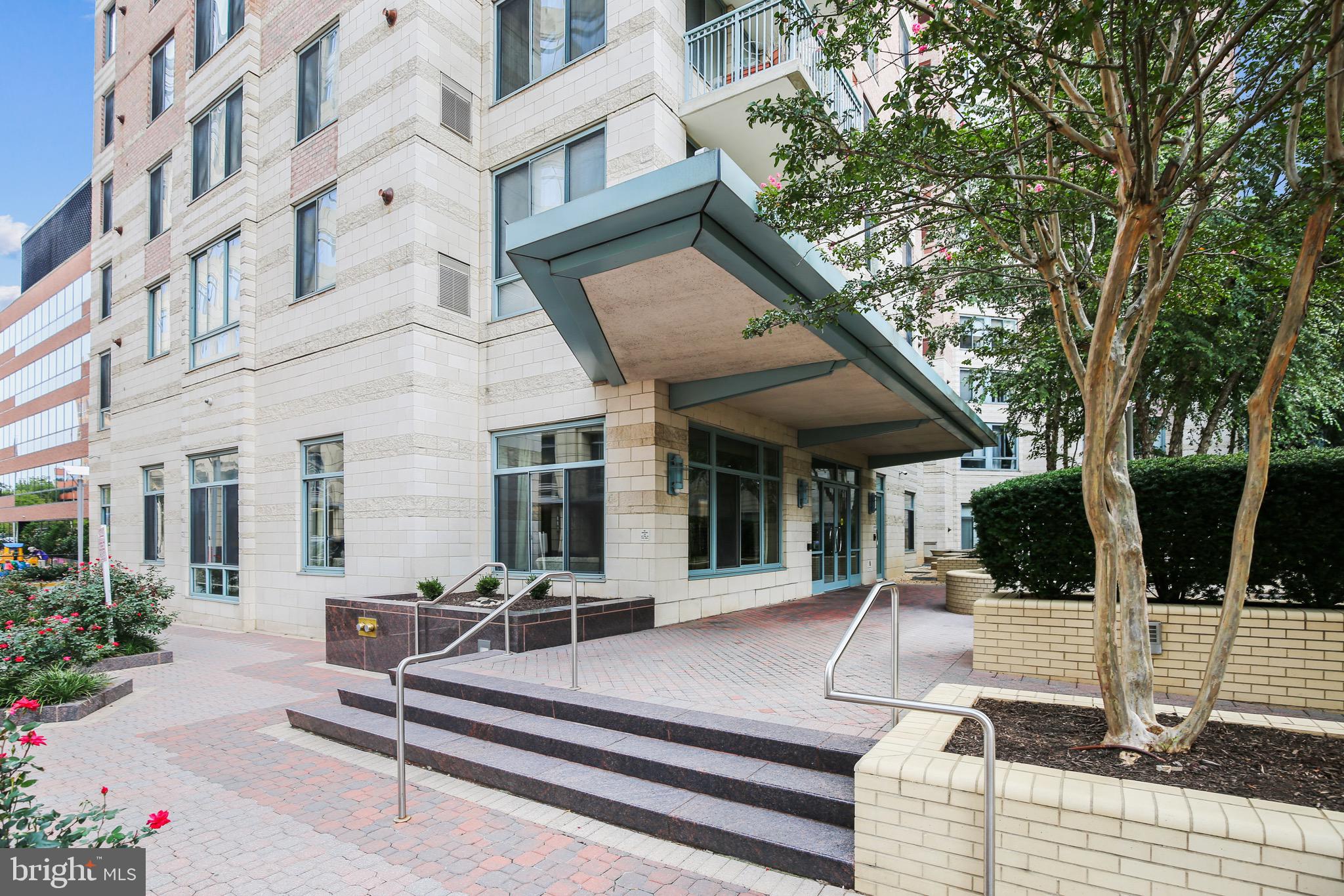 851 North Glebe Road, Unit 1505 Arlington, VA 22203 - Photo 31 of 85 Lobby Entry