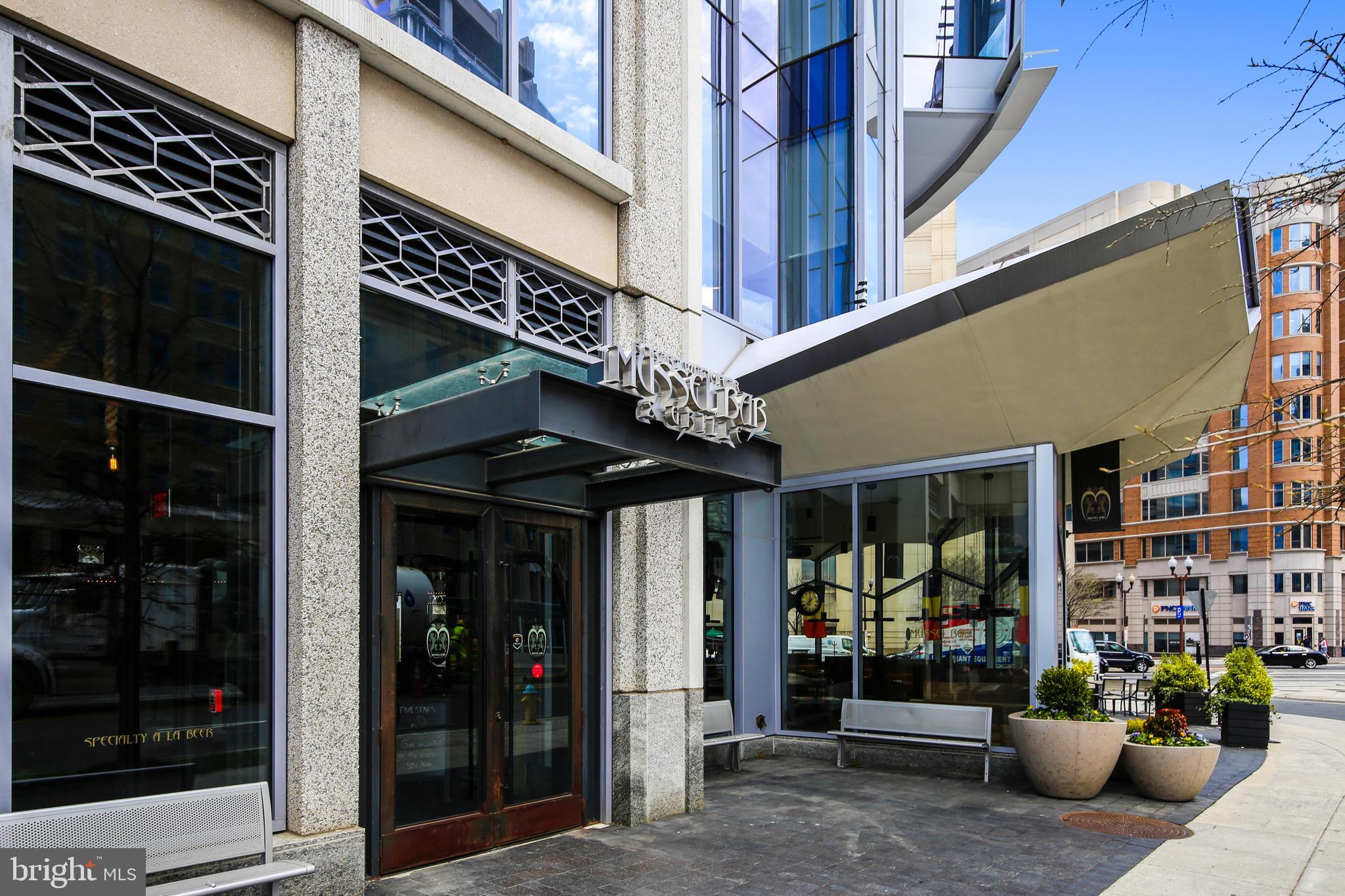 851 North Glebe Road, Unit 1505 Arlington, VA 22203 - Photo 66 of 85 Mussel Bar Restaurant