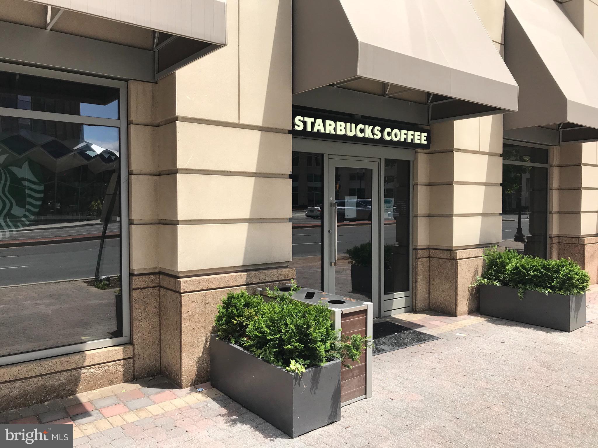 851 North Glebe Road, Unit 1505 Arlington, VA 22203 - Photo 68 of 85 Starbucks Coffee Bar