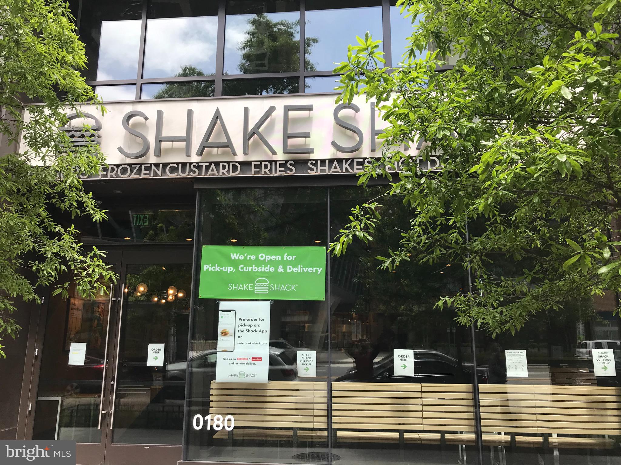 851 North Glebe Road, Unit 1505 Arlington, VA 22203 - Photo 74 of 85 Shake Shack Restaurant