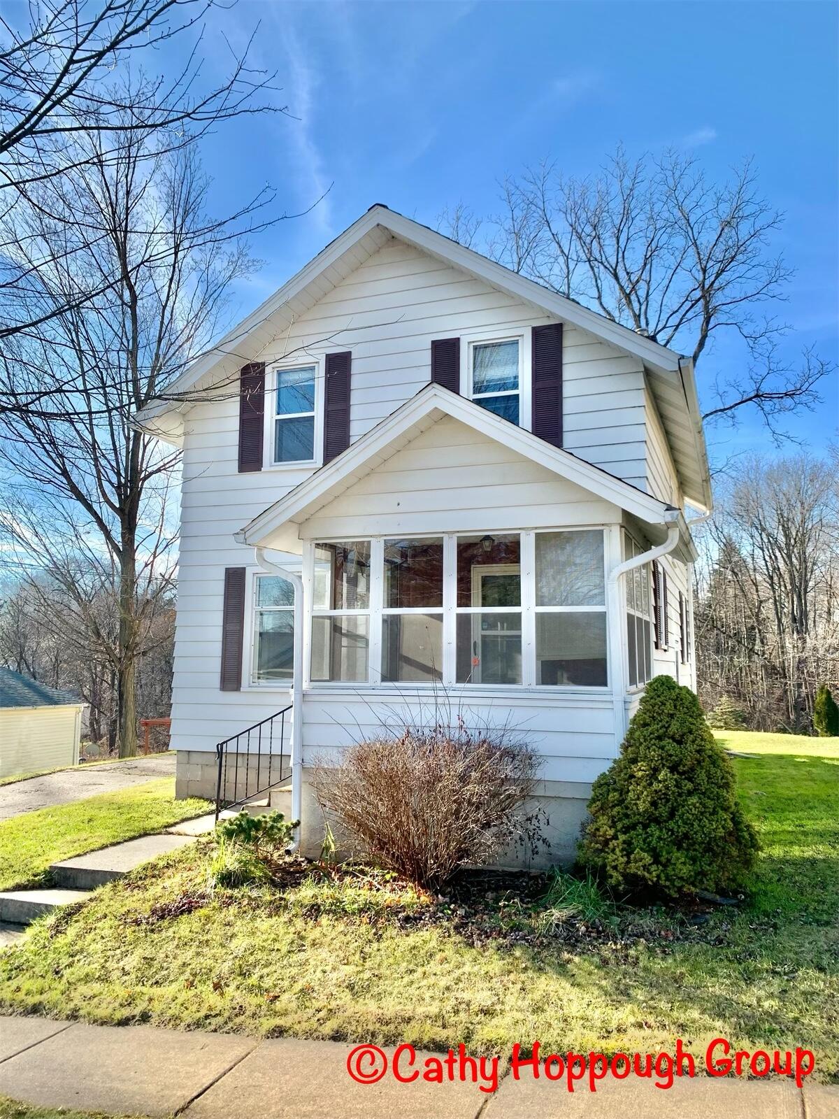 437 Rice Street Ionia, MI 48846 - Photo 2 of 20 2CC62355-32F1-42AD-8158-FEB27404A97F