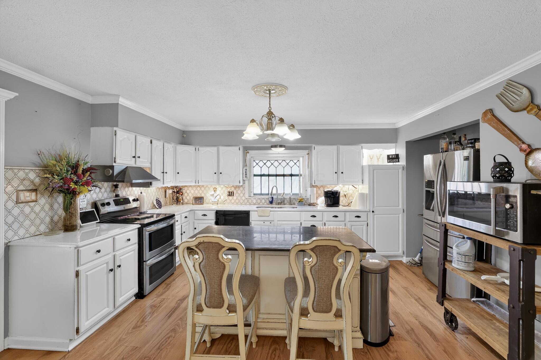 2101 West College Road Syracuse, OH 45779 - Photo 9 of 26 8