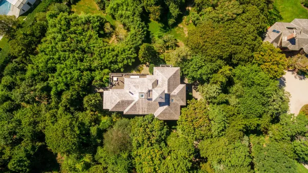 $195,000 | 132 South Briar Patch Road, East Hampton, NY 11937