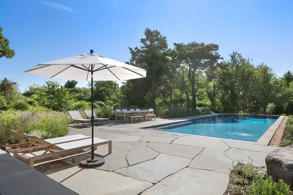 $195,000 | 132 South Briar Patch Road, East Hampton, NY 11937