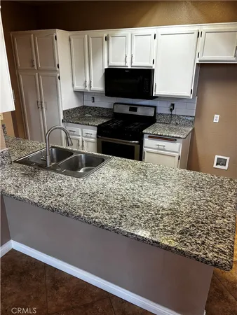 $2,800 | 12533 Loma Verde Drive, Victorville, CA 92392