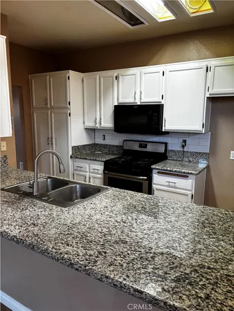 $2,800 | 12533 Loma Verde Drive, Victorville, CA 92392