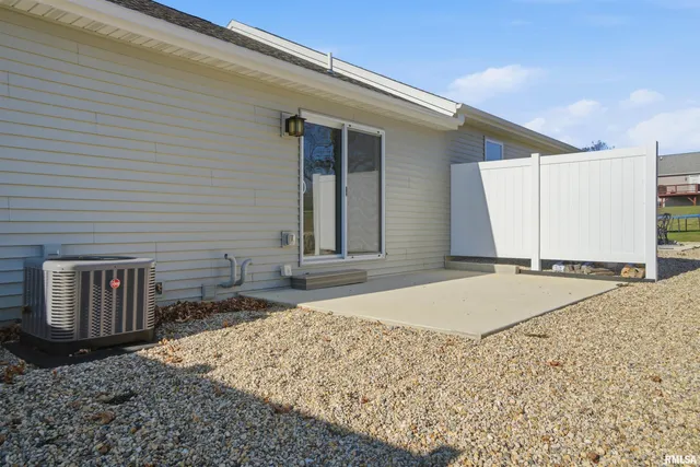 $275,000 | 1109 Lawson Street, Washington, IL 61571