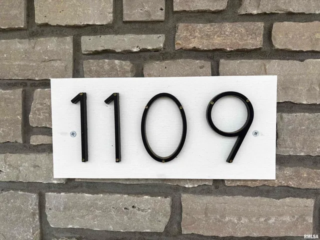 $275,000 | 1109 Lawson Street, Washington, IL 61571