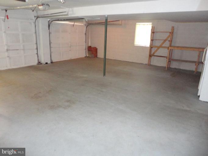 1228 Nottingham Road Westminster, MD 21157 - Photo 20 of 29 Oversized 2 car Garage