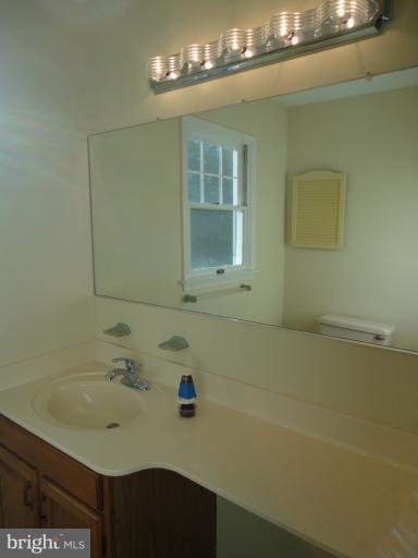 1228 Nottingham Road Westminster, MD 21157 - Photo 21 of 29 Hall Bath
