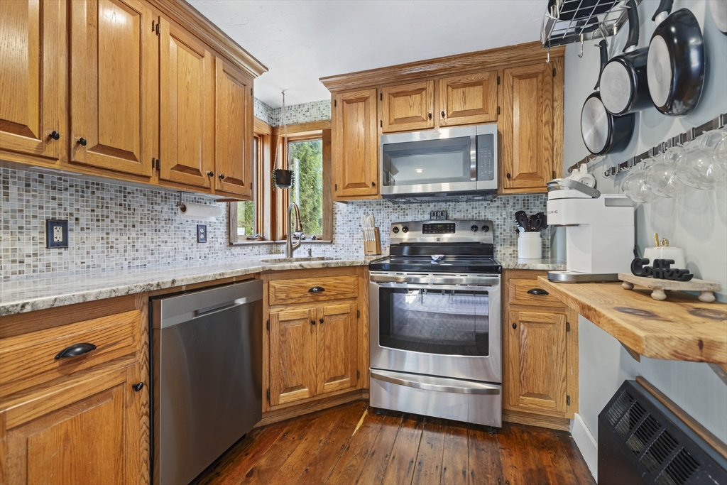 14 Cook Street Douglas, MA 01516 - Photo 19 of 36