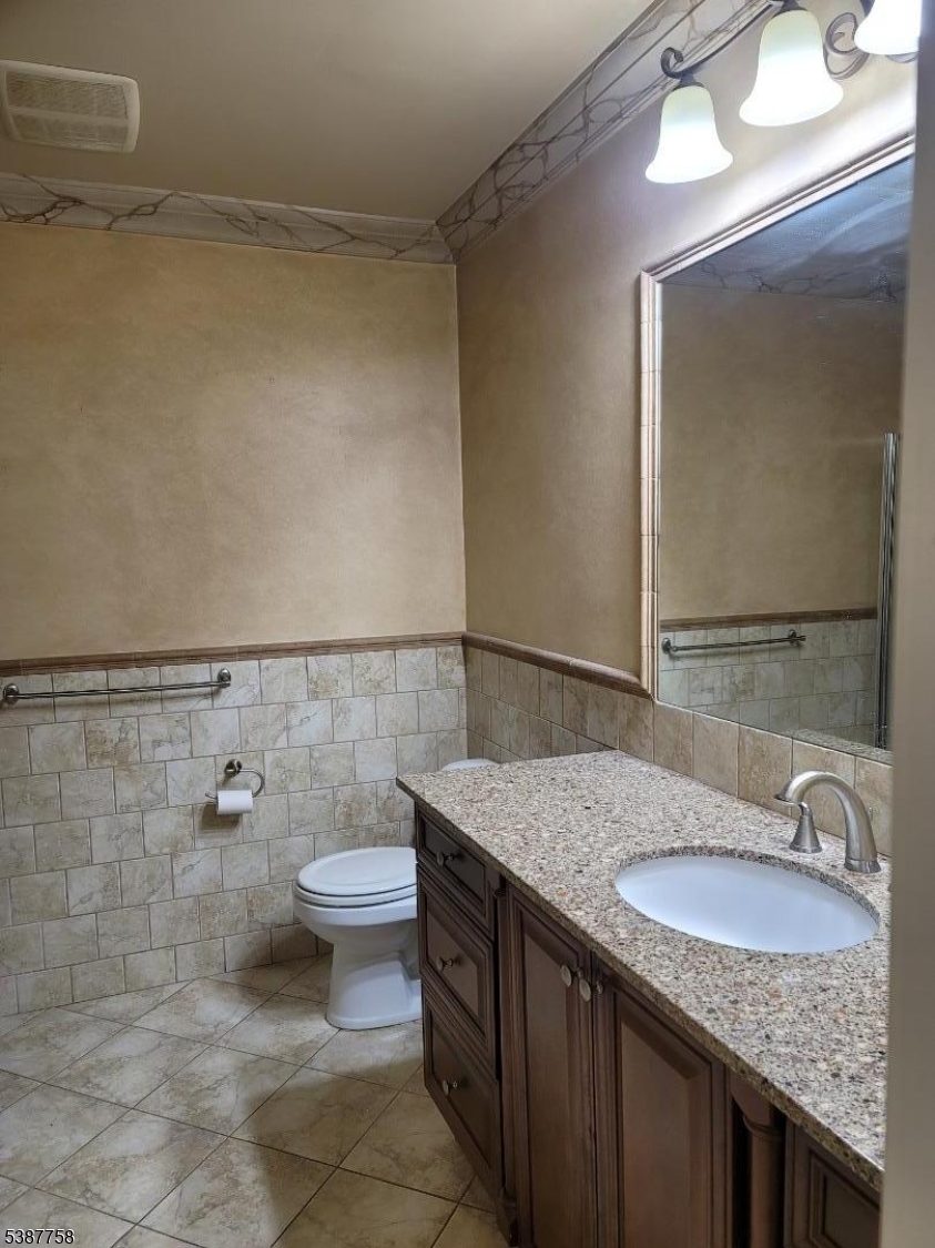 510 Franklin Avenue, Unit 1 Nutley, NJ 07110 - Photo 4 of 17