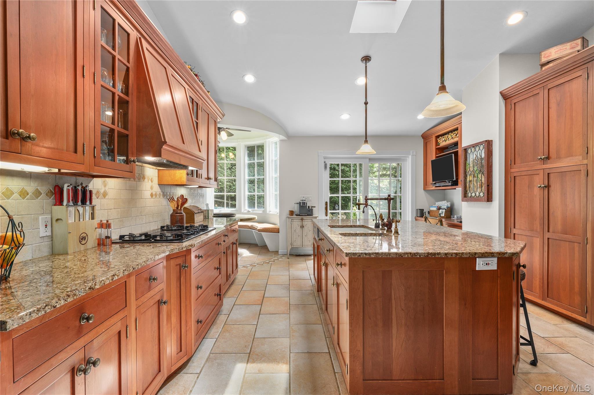 41 Lincoln Avenue Rye Brook, NY 10573 - Photo 6 of 38