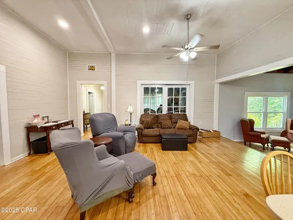 $260,000 | 5382 10th Street, Malone, FL 32445