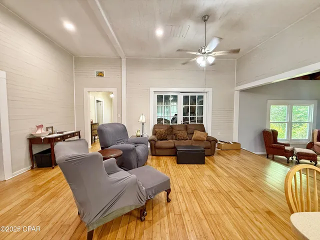 $260,000 | 5382 10th Street, Malone, FL 32445