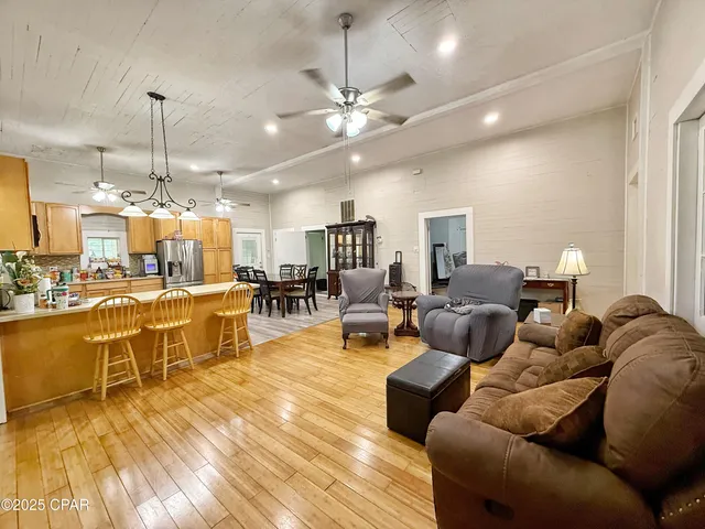 $260,000 | 5382 10th Street, Malone, FL 32445