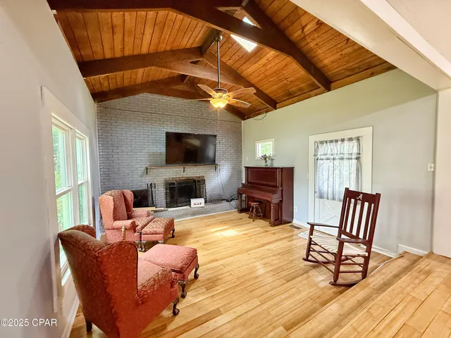 $260,000 | 5382 10th Street, Malone, FL 32445