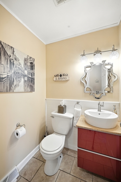 52 Luden Street Springfield, MA 01118 - Photo 8 of 27 Gallery Image 8