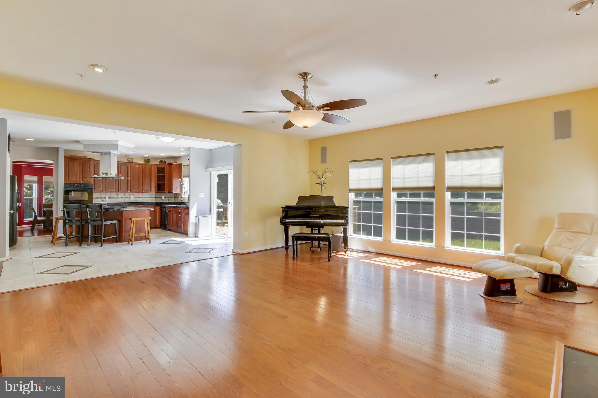 14709 Bubbling Spring Road Boyds, MD 20841 - Photo 6 of 30 Living Room