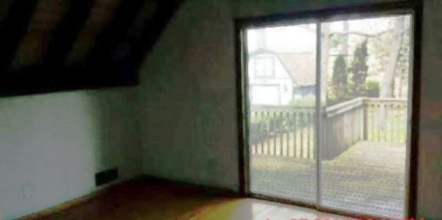 48 Fernwood Road Montgomery, IL 60538 - Photo 5 of 9 a view of an empty room and window