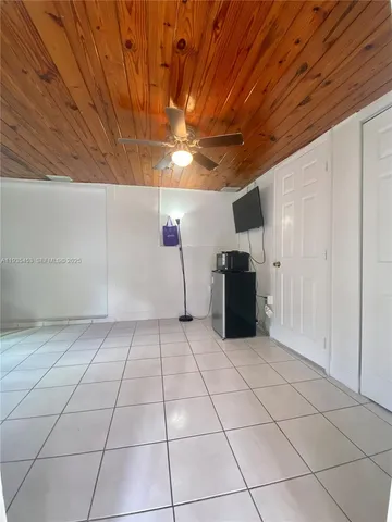 $1,200 | 6730 Cleveland Street, Hollywood, FL 33024
