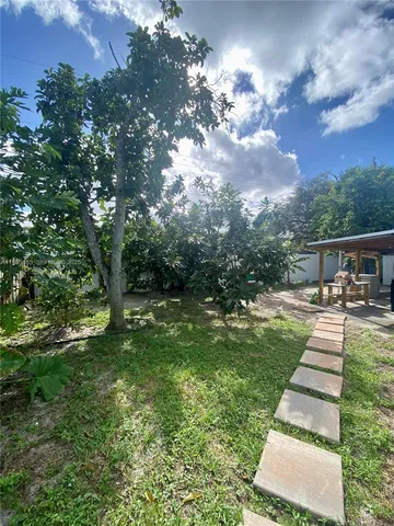 $1,200 | 6730 Cleveland Street, Hollywood, FL 33024