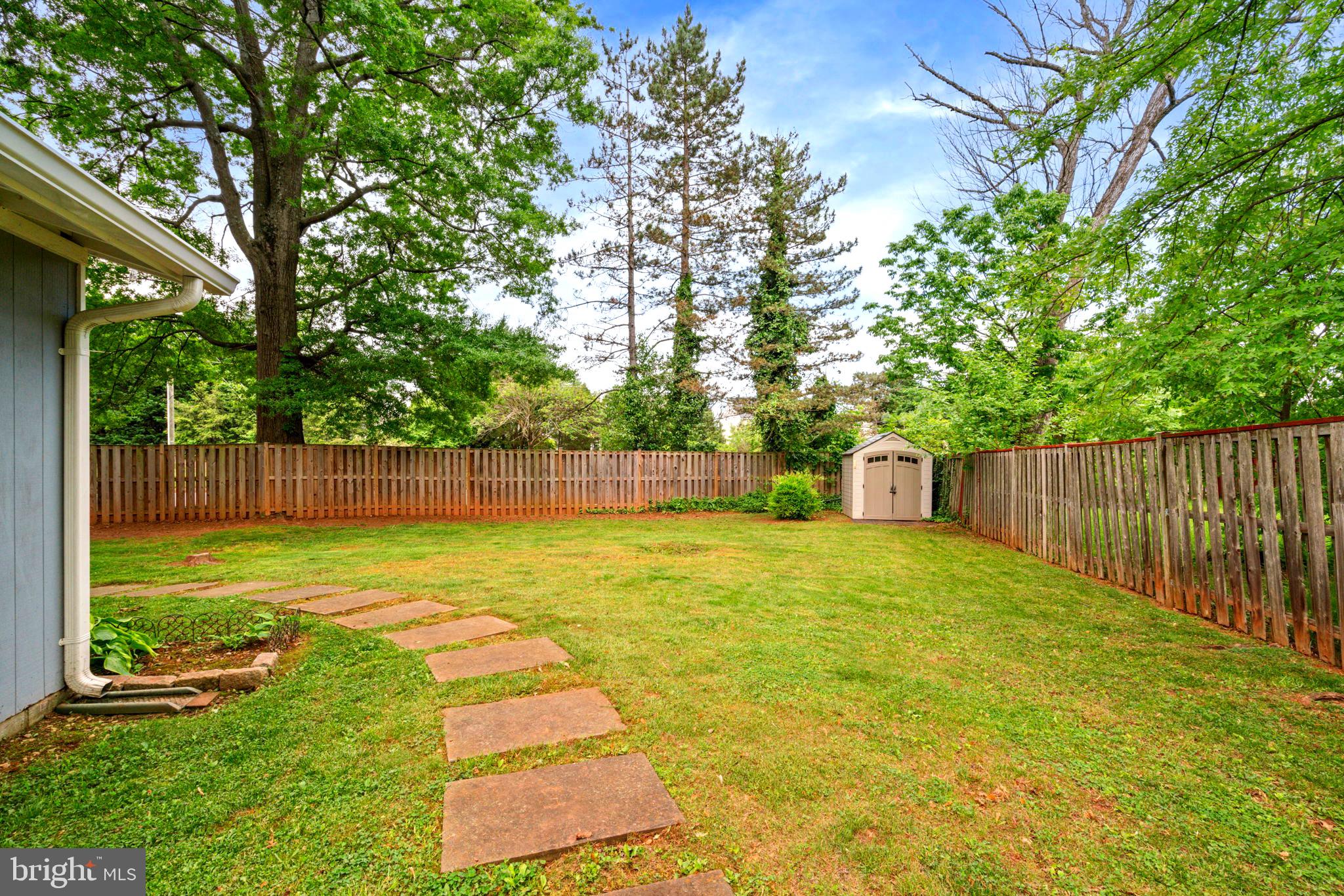 18 Thrush Road Sterling, VA 20164 - Photo 38 of 48 View of side of backyard -- man this yard is big