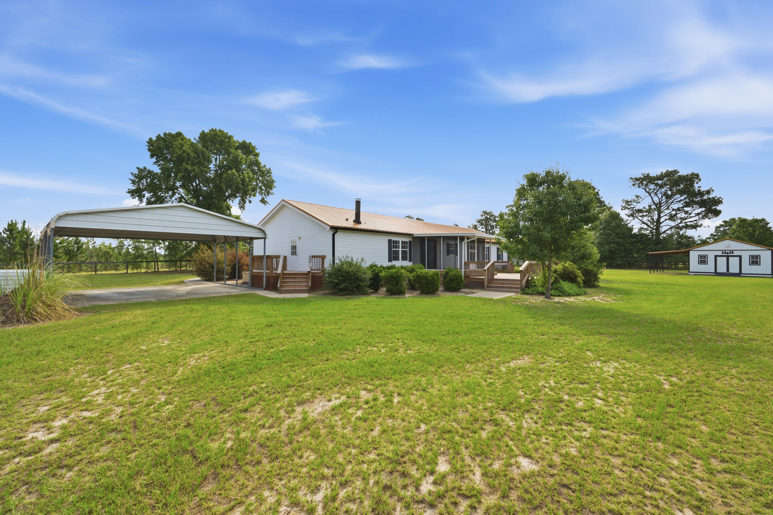685 Centerwood Road Williston, SC 29853 - Photo 3 of 42