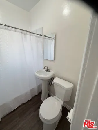 $1,395 | 738 New Hampshire Avenue, Unit 403, Los Angeles, CA 90005