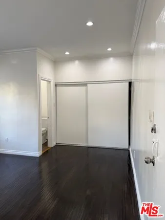 $1,395 | 738 New Hampshire Avenue, Unit 403, Los Angeles, CA 90005