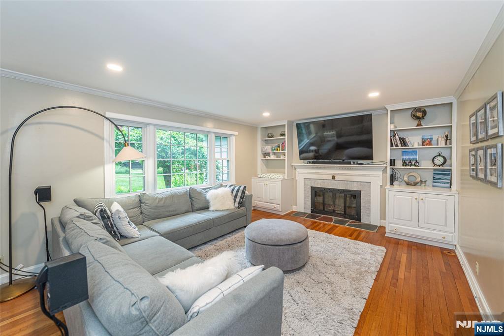 12 Yorke Road Mountain Lakes, NJ 07046 - Photo 2 of 31