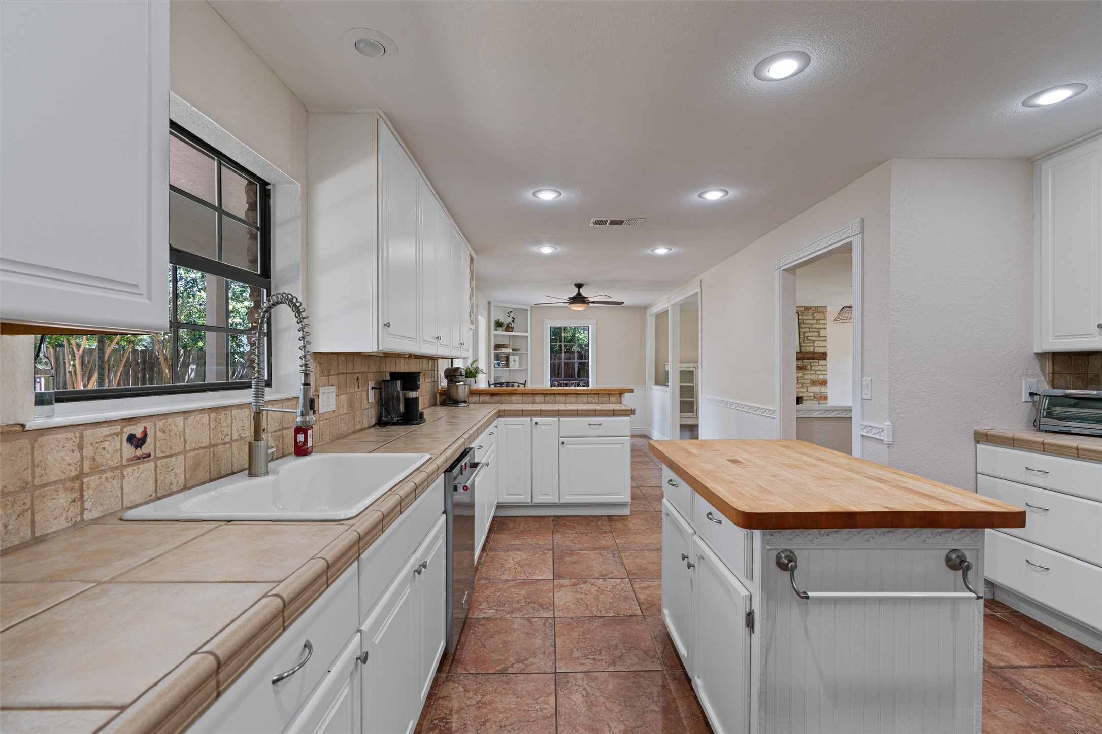 3026 Gabriel View Drive Georgetown, TX 78628 - Photo 12 of 40