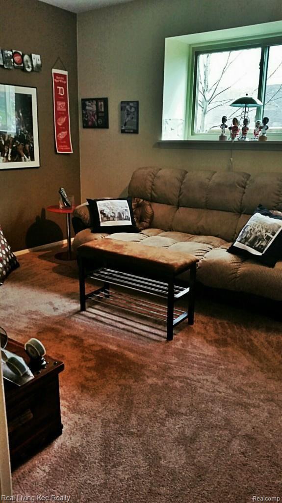 751 Oak Brook Ridge Drive Rochester, MI 48307 - Photo 12 of 20 2015-04-20_14.20