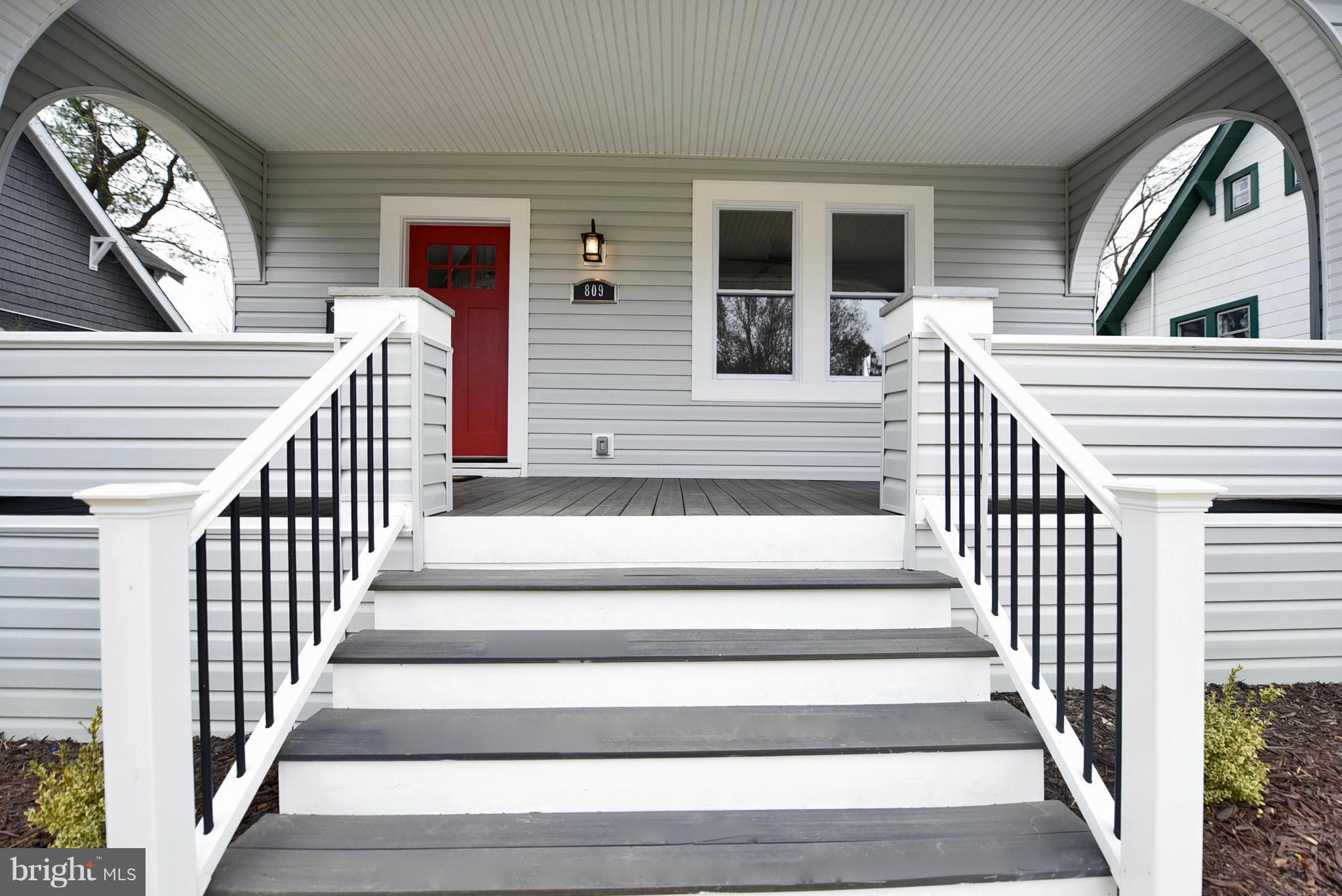809 Cedarcroft Road Baltimore, MD 21212 - Photo 3 of 26 a view of entryway and hall with wooden floor