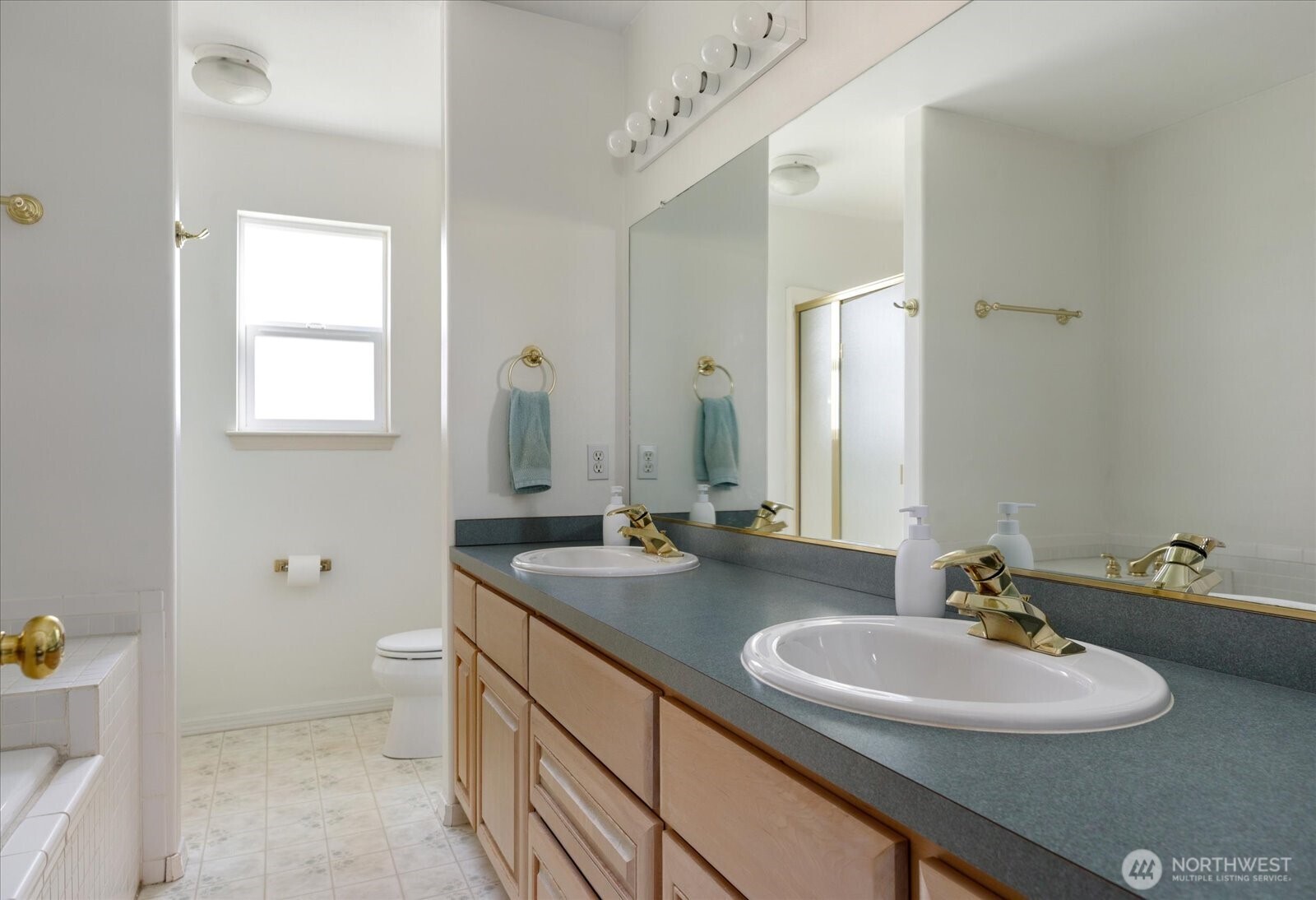 387 Southwest Stroops Drive Oak Harbor, WA 98277 - Photo 19 of 32