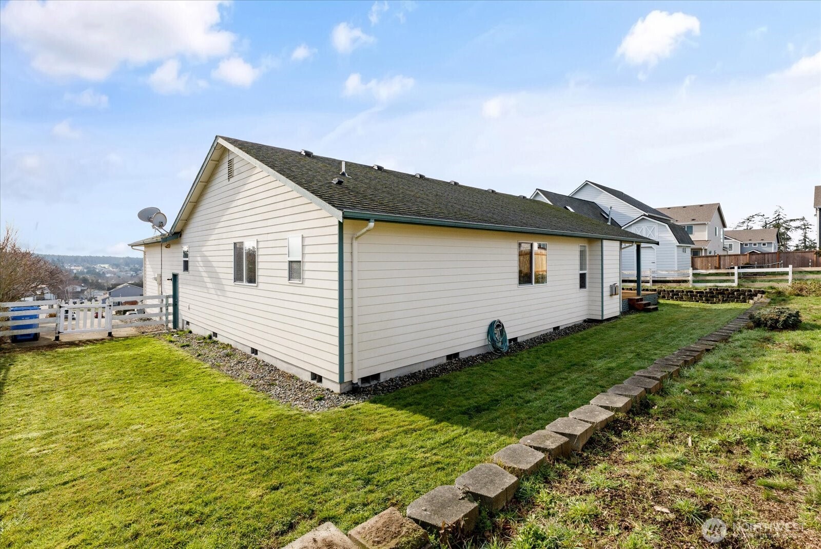 387 Southwest Stroops Drive Oak Harbor, WA 98277 - Photo 30 of 32