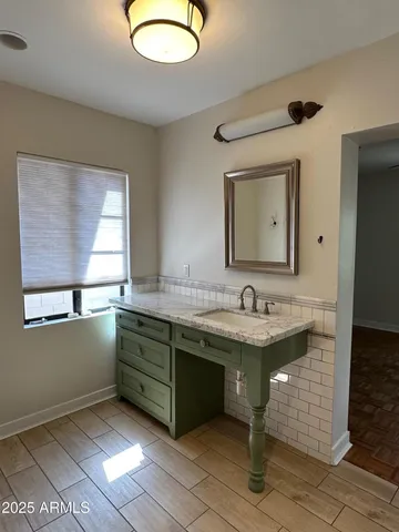 $3,650 | 1315 West Holly Street, Phoenix, AZ 85007