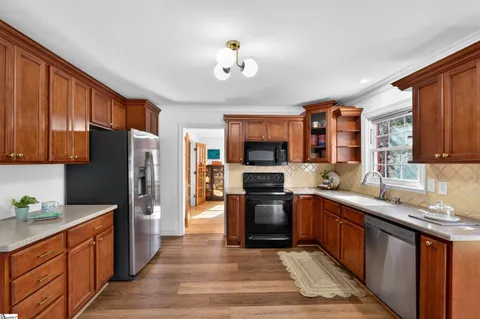 $425,000 | 308 Beechwood Drive, Spartanburg, SC 29307