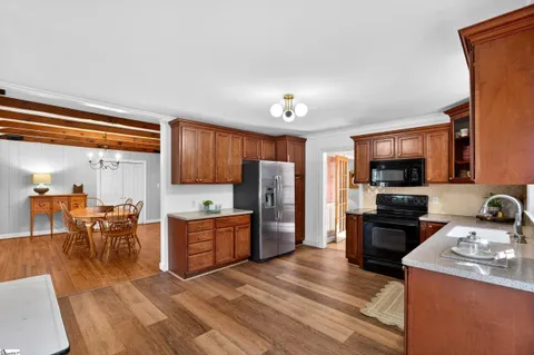 $425,000 | 308 Beechwood Drive, Spartanburg, SC 29307