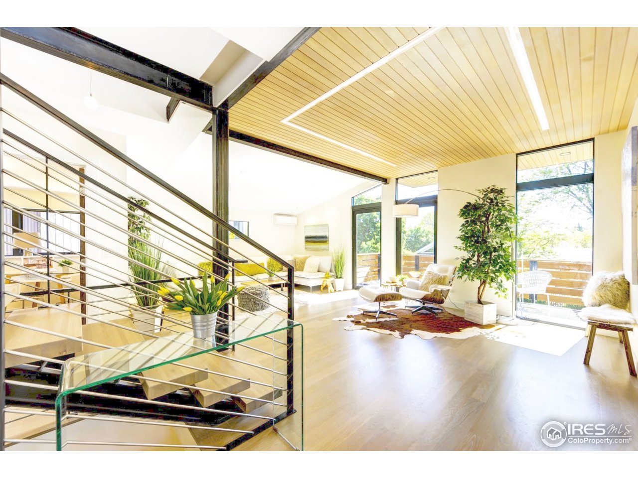 2725 6th Street Boulder, CO 80304 - Photo 4 of 40 a view of a living room
