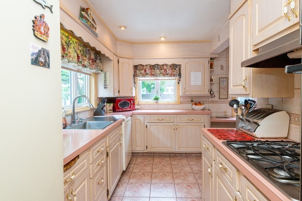 6 Hancock Street Everett, MA 02149 - Photo 15 of 40