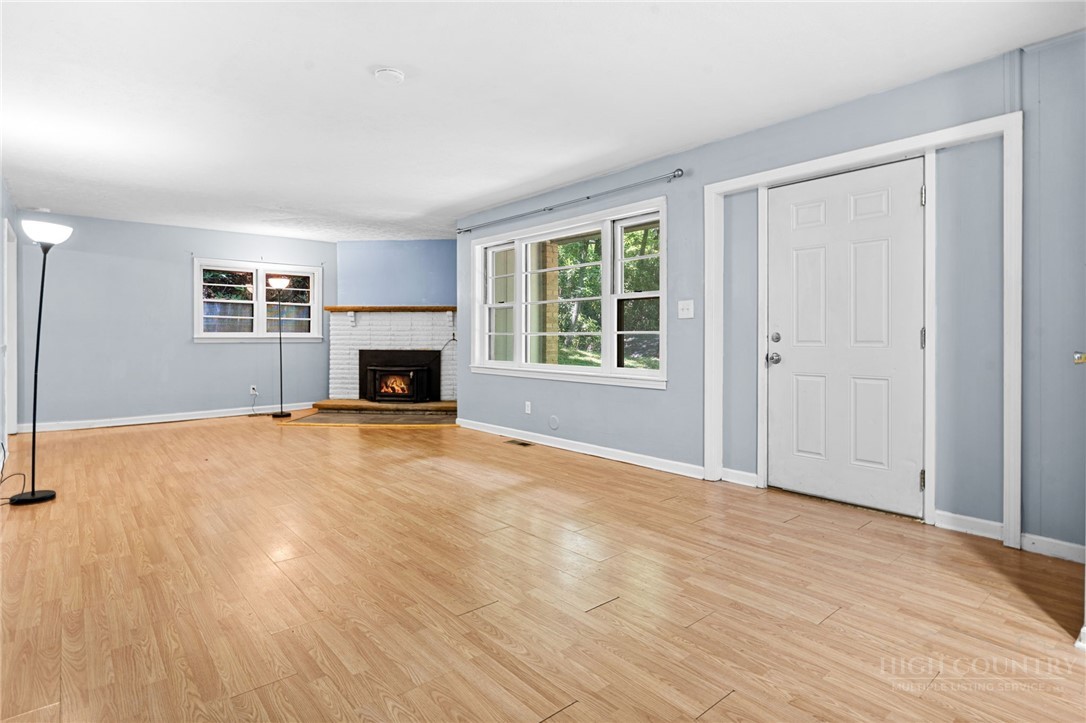 121 Horseshoe Drive Boone, NC 28607 - Photo 4 of 34