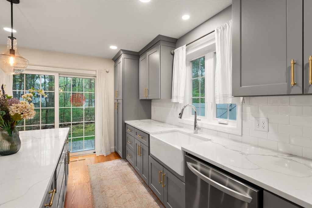 97 Batchelder Road Reading, MA 01867 - Photo 15 of 40