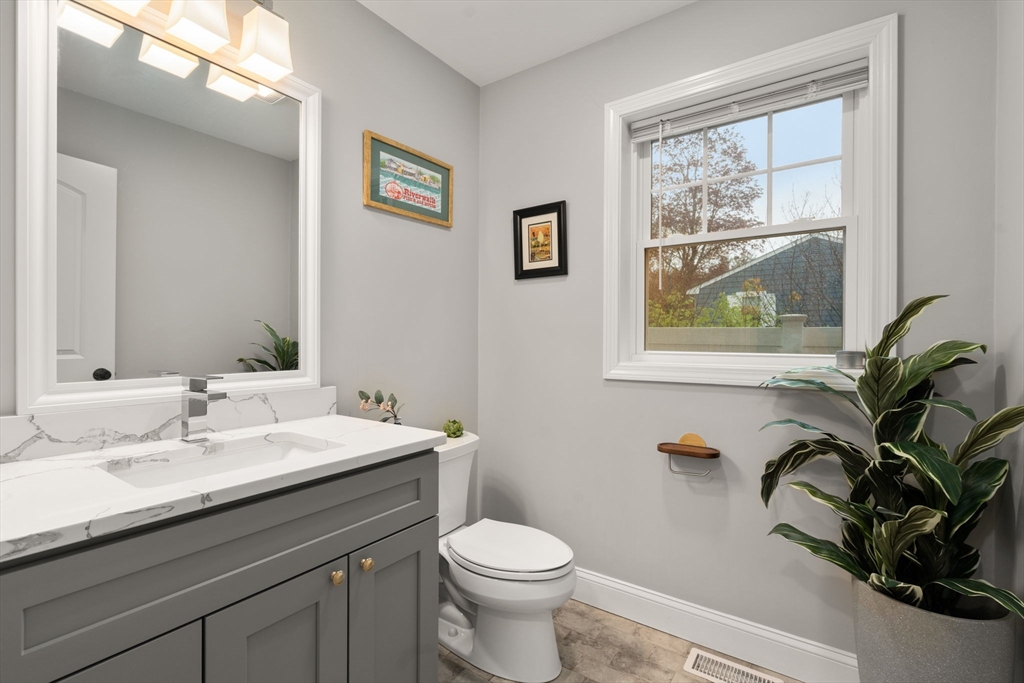 97 Batchelder Road Reading, MA 01867 - Photo 20 of 40